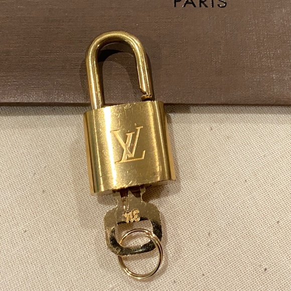 Louis Vuitton Brass Lock and Key - Picture 2 of 15